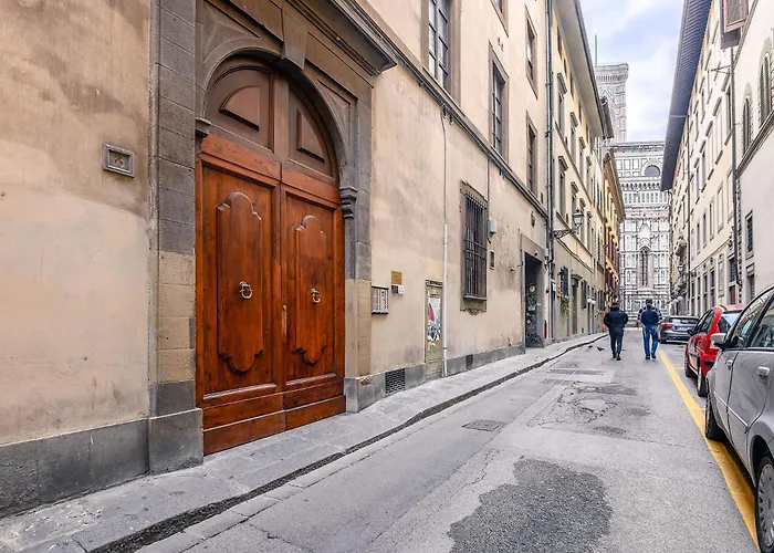 Duomo Charming شقة